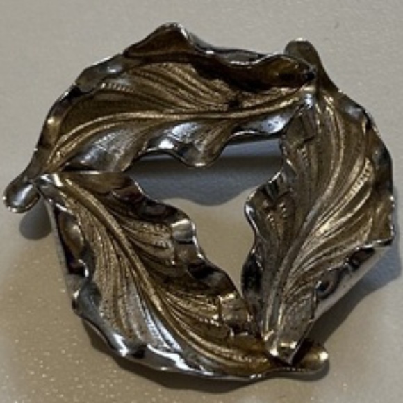 Sterling Silver Leaf Brooch - Picture 2 of 6
